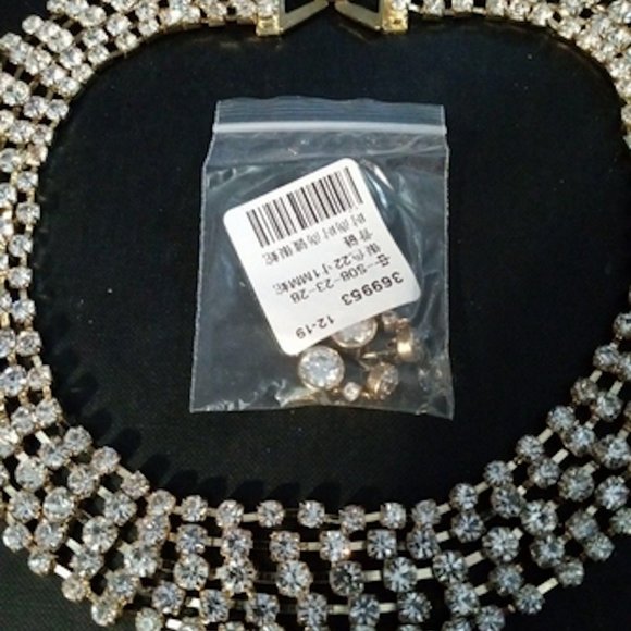 Super Sparkly Formal Fashion Collar With Earrings- New - Picture 2 of 5